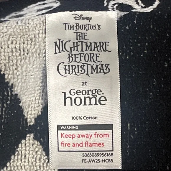 Disney The Nightmare Before Christmas Beach Towel Black And White - Picture 10 of 10